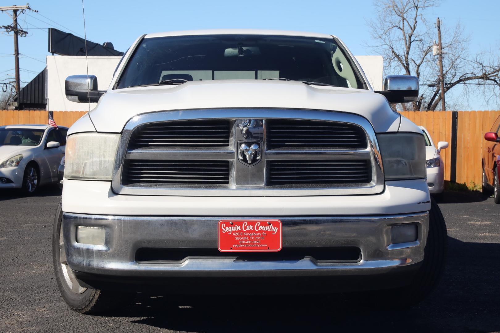 2010 WHITE RAM 1500 SLT Crew Cab 2WD (1D7RB1CT9AS) with an 5.7L V8 OHV 16V engine, 5-SPEED AUTOMATIC transmission, located at 420 E. Kingsbury St., Seguin, TX, 78155, (830) 401-0495, 29.581060, -97.961647 - Photo#1